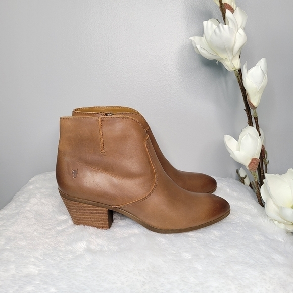 FRYE Jennifer Ankle Leather Booties - Picture 3 of 10